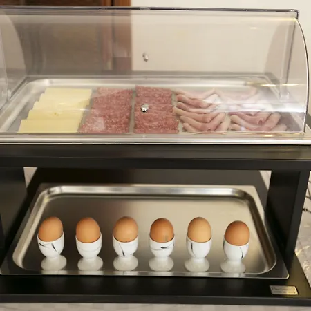 ホテル Ischia リミニ