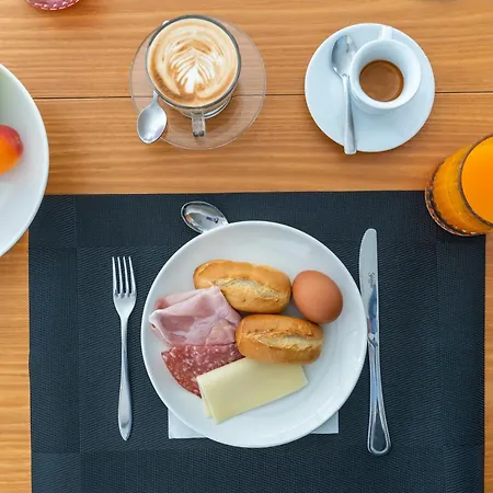 Отель Ischia Римини