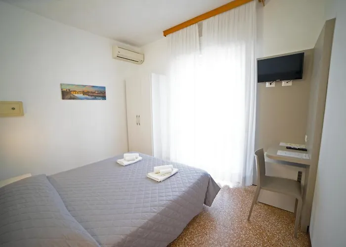 Ischia فندق ريميني