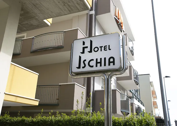 Ischia فندق ريميني